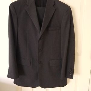 Haggar men suit blazer 42, pants 34X30